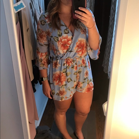 Flowered romper - Picture 2 of 3